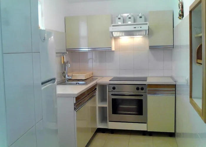 Seaside House Miholascica, Cres - 8073 بيت للعطل *